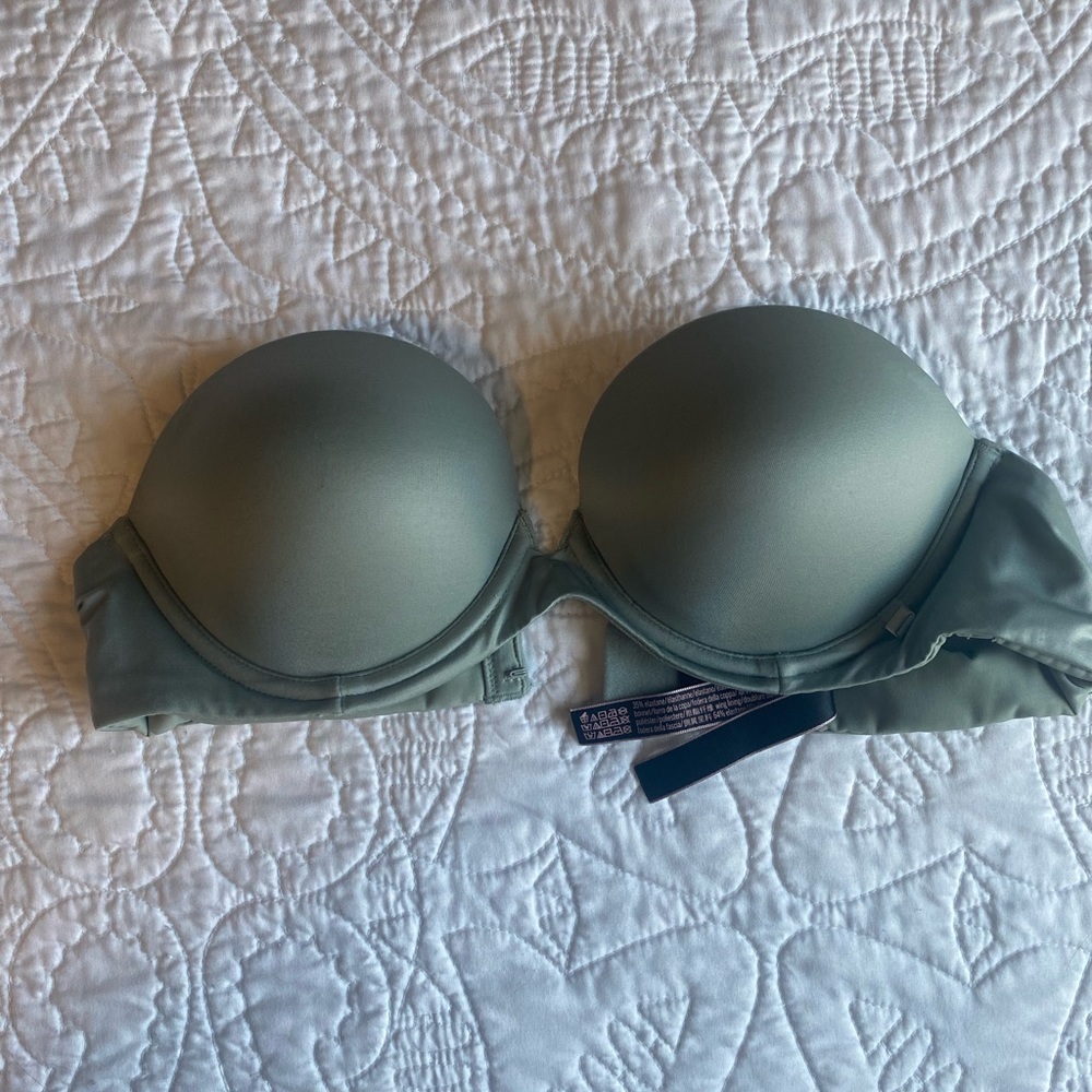 Victoria’s Secret Strapless Bra